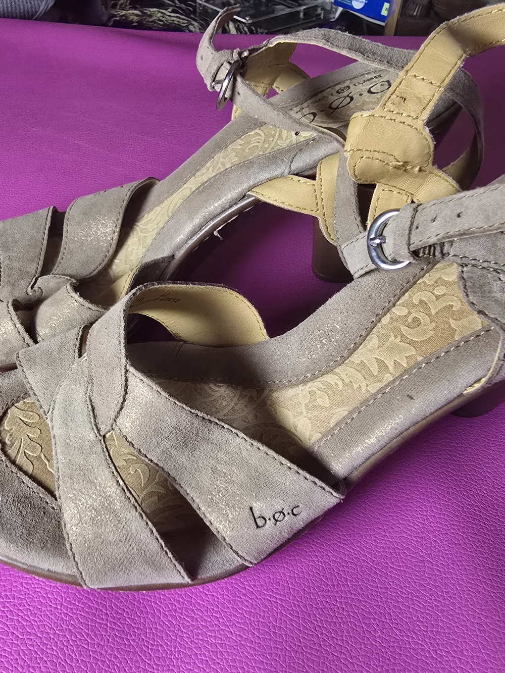 b.o.c. Women's Taupe Suede Heeled Sandals Size 10